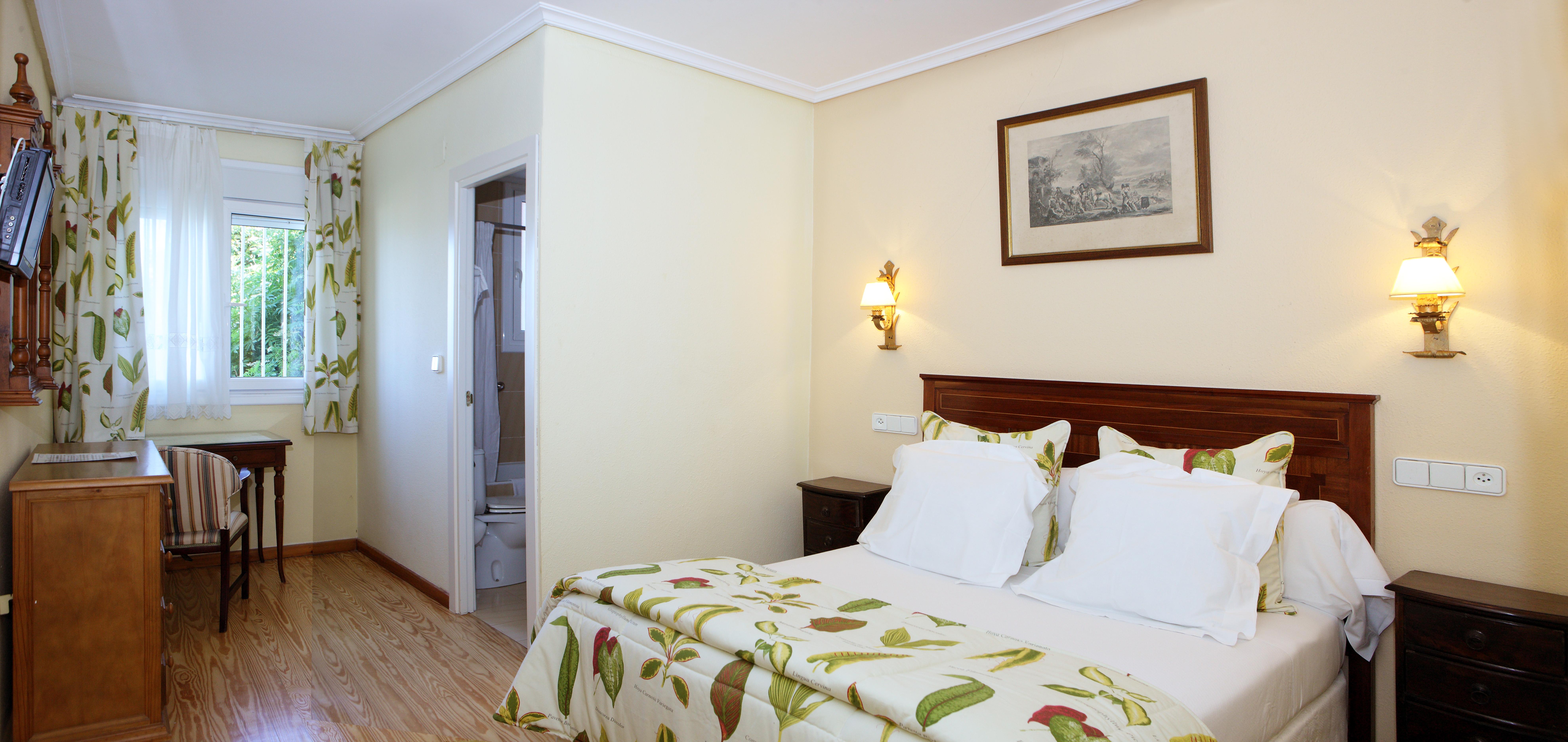 Hotel Restaurante Risco Ларедо Экстерьер фото