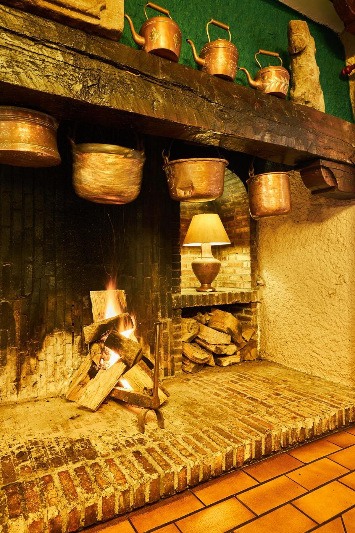 Hotel Restaurante Risco Ларедо Экстерьер фото