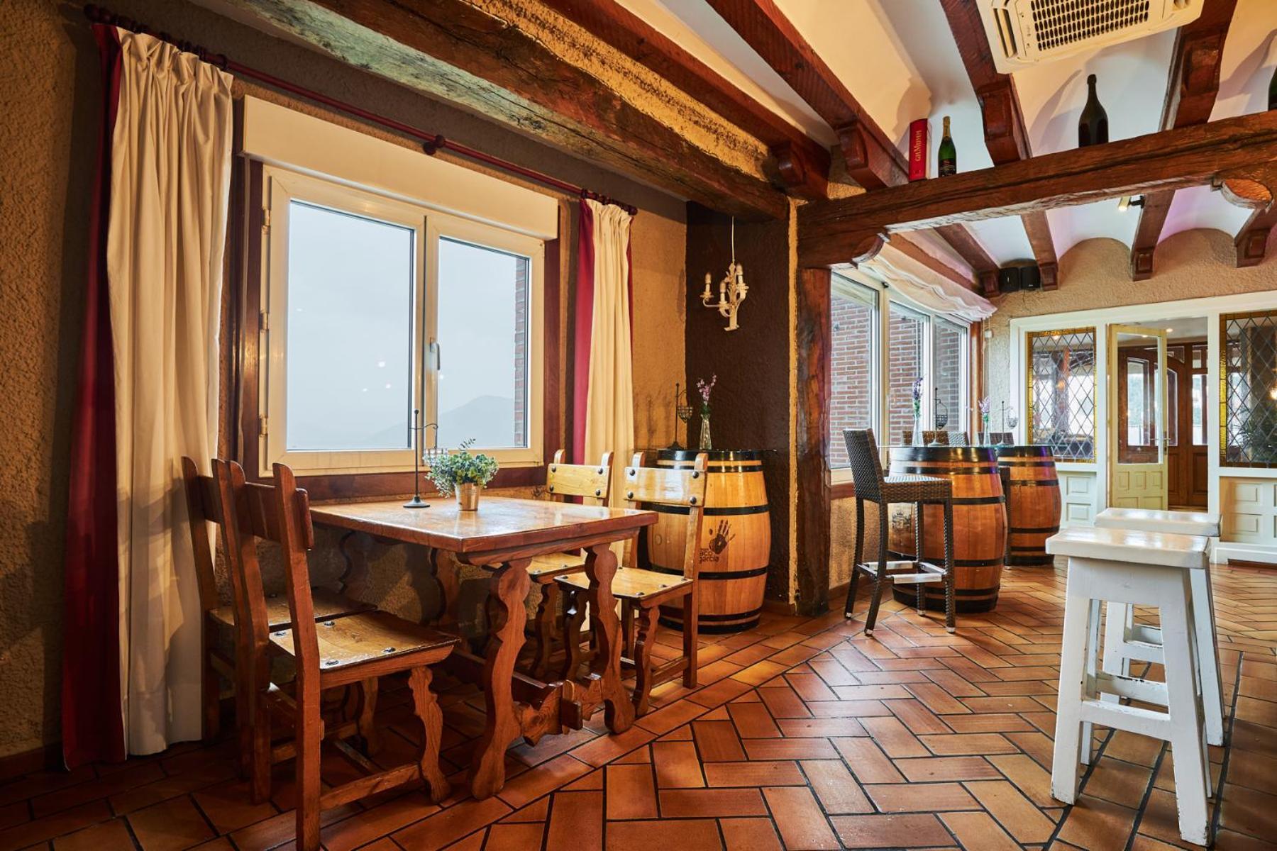Hotel Restaurante Risco Ларедо Экстерьер фото