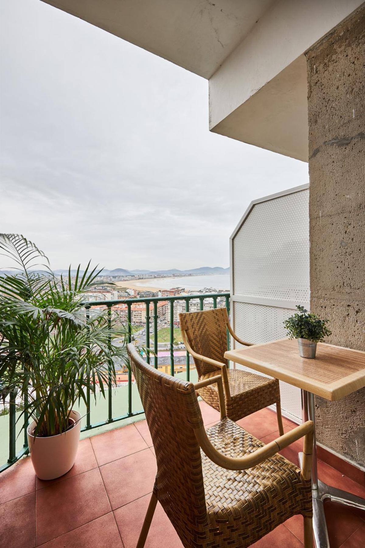 Hotel Restaurante Risco Ларедо Экстерьер фото